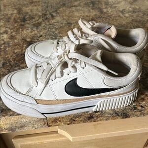 Nike legacy court platform sneakers